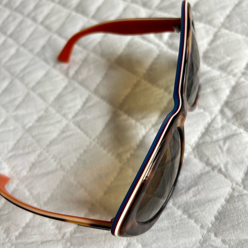 Tortoise Shell Sunglasses - Picture 4 of 6